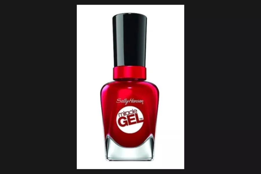 Lakier do paznokci Sally Hansen w odcieniach czerwieni 680 Rhapsody Red